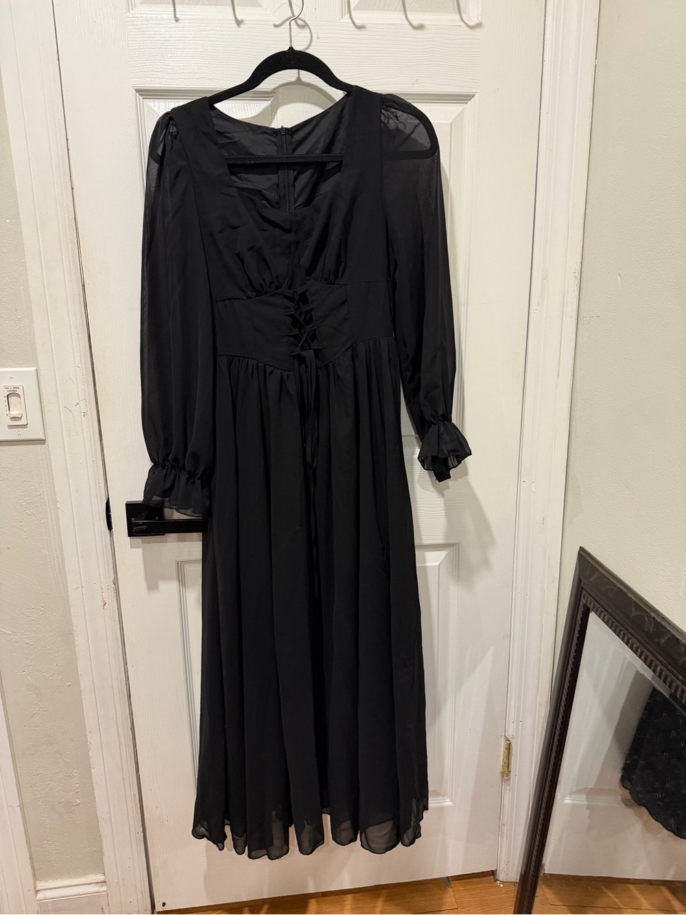 SHEIN Black Long Sleeve Maxi Dress with Lace-Up Bodice